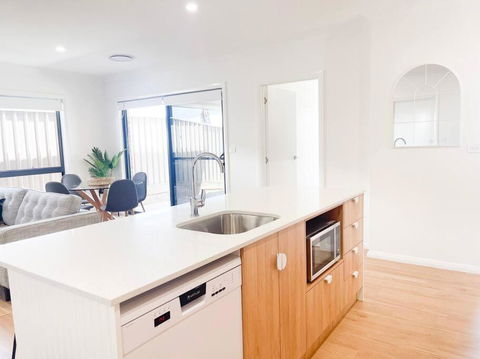 Luxury Villa 2 - Kalgoorlie Accommodation 1