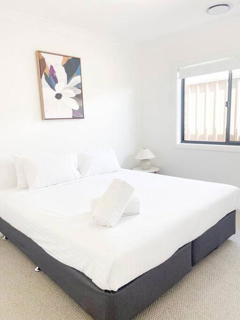 Luxury Villa 2 - Kalgoorlie Accommodation 3