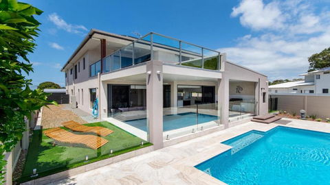 Luxury Waterfront Family Entertainer On Dolphin - Kalgoorlie Accommodation 0