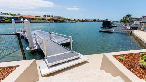 Luxury Waterfront Family Entertainer On Dolphin - Kalgoorlie Accommodation 1