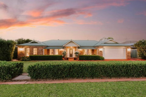 Macquarie Manor - Experience Grand Country Living - Kalgoorlie Accommodation 1