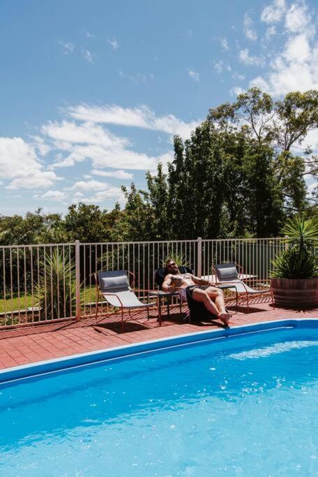 Macquarie Manor - Experience Grand Country Living - Kalgoorlie Accommodation 2