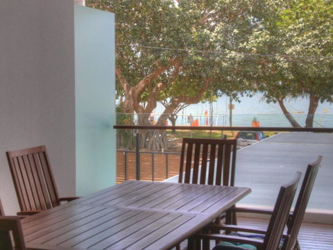 Maggies Beachfront Apartment 11 - Kalgoorlie Accommodation 3