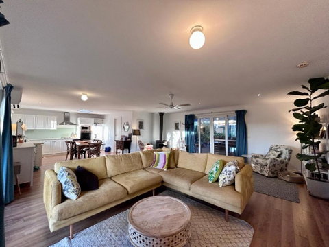 Magic Beach Cottage - Kalgoorlie Accommodation 0