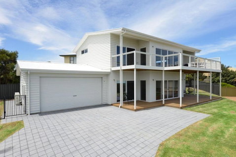Magnificent Boomer Beach - Kalgoorlie Accommodation 0