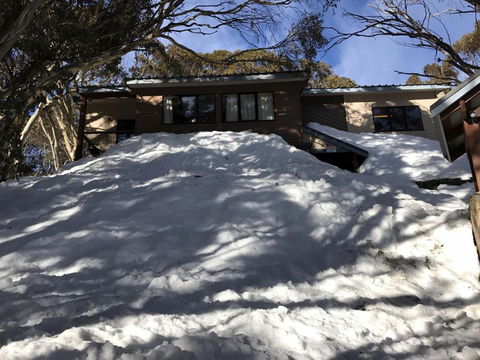 MAGNIFICENT SKIING ON MOUNT BULLER - Kalgoorlie Accommodation 1