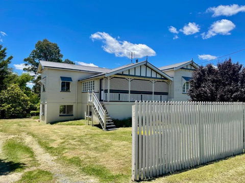 MAGNOLIA HOUSE ON THE CREEK - STANTHORPE - Kalgoorlie Accommodation 0