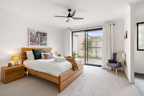 MAINBREAK - DUNSBOROUGH - Kalgoorlie Accommodation 1