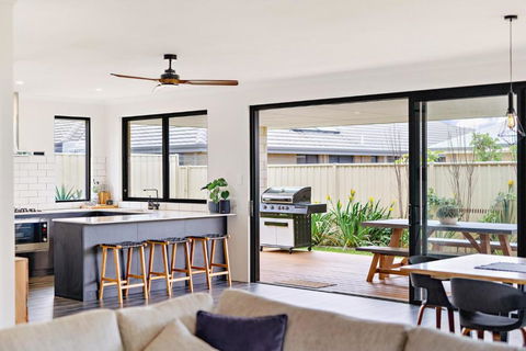 MAINBREAK - DUNSBOROUGH - Kalgoorlie Accommodation 2