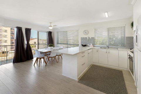 MAINSAIL8- MOOLOOLABA BEACH - Kalgoorlie Accommodation 2