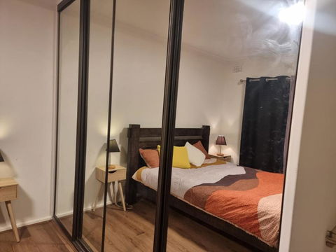 Master Bedroom In Shared House - Kalgoorlie Accommodation 2