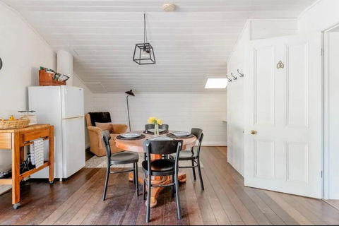 MARYBANK ESTATE - BARN LOFT - Kalgoorlie Accommodation 3