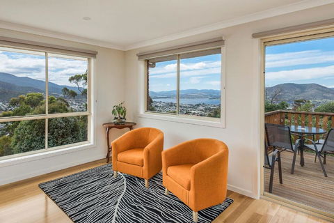 Mayhill Views Space And Style - Kalgoorlie Accommodation 2