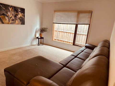 MEL-Point Cook Elegant Four-Bedroom House - Kalgoorlie Accommodation 2
