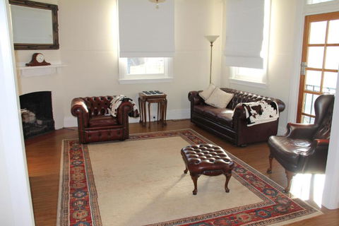Mentor Chambers Apartment Bed & Breakfast - Kalgoorlie Accommodation 0