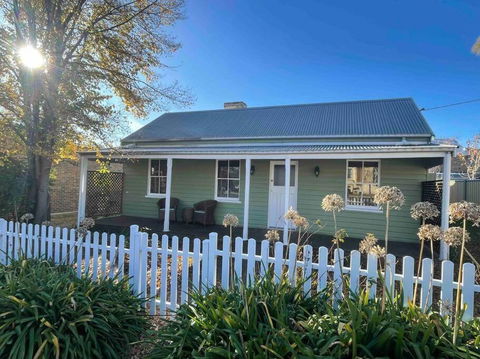 Mimosa Cottage - Kalgoorlie Accommodation 0