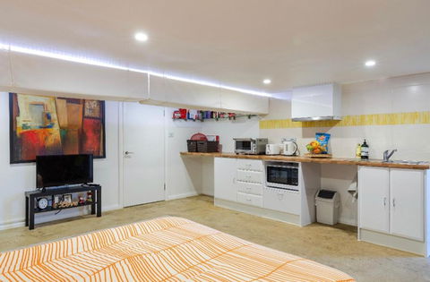 Modern & Homely Comfort - Kalgoorlie Accommodation 2