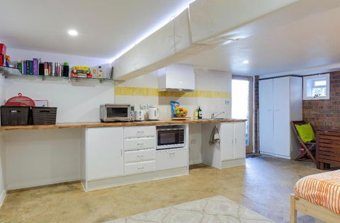 Modern & Homely Comfort - Kalgoorlie Accommodation 3