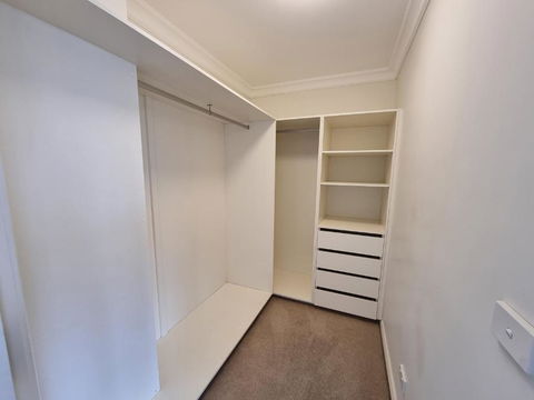 Modern Narre Warren Three Bedroom Townhouse, Close To Fountain Gate SC - Kalgoorlie Accommodation 2