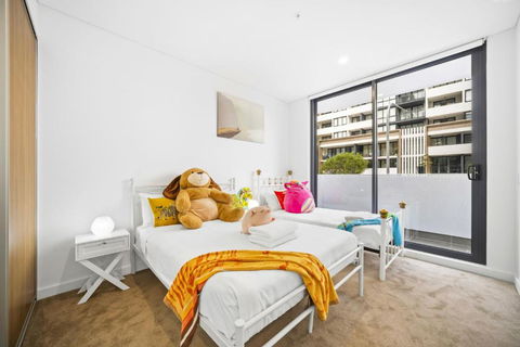 Modern Toy Style APT At Heart Kogarah - Kalgoorlie Accommodation 0