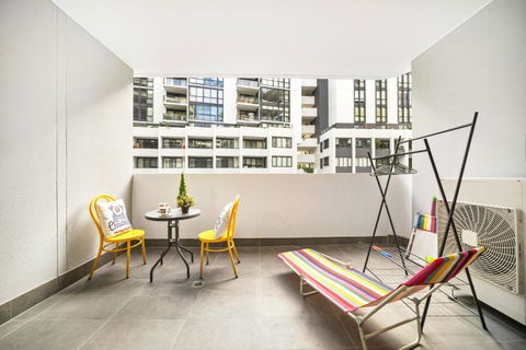 Modern Toy Style APT At Heart Kogarah - Kalgoorlie Accommodation 1