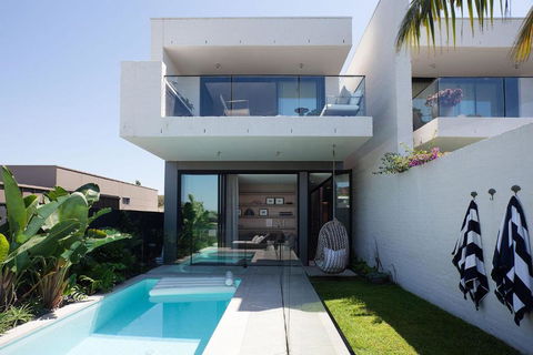 Modern Beachside Haven, Malabar Isyd - Kalgoorlie Accommodation 0