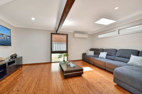 NEW PropertyBreezy Bayside Haven At Brightwaters - Kalgoorlie Accommodation 2