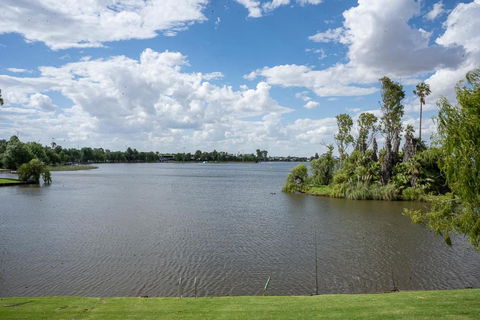 Mulwala Lakeside Apartment - Kalgoorlie Accommodation 1