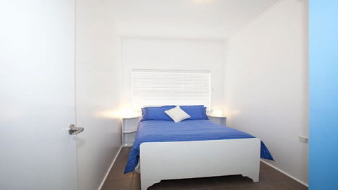 My Blue Heaven - Dog Friendly - Kalgoorlie Accommodation 3