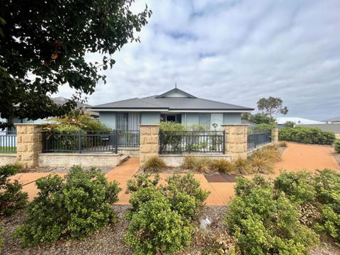 Napolean Holiday Retreat - Kalgoorlie Accommodation 0