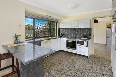 NAROO7- PRIME, CENTRE OF MOOLOOLABA LOCATION - Kalgoorlie Accommodation 1