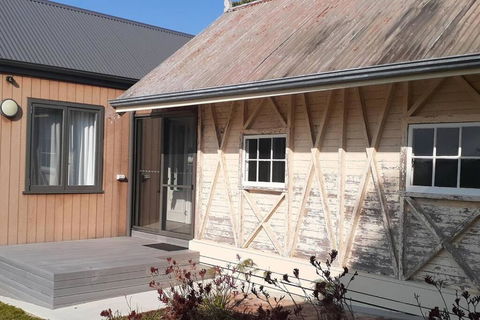 NEST- Luxury Vineyard Accommodation - Kalgoorlie Accommodation 2