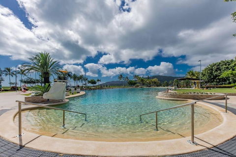 NEW! 2BR Whitsundays Oasis W/ Ocean Views - Kalgoorlie Accommodation 2