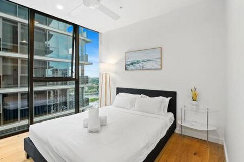 NEW Centrally Located High Level Studio Apartment - Kalgoorlie Accommodation 3