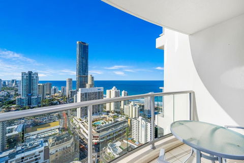 NEW Chevron Ocean Views Central Surfers. - Kalgoorlie Accommodation 0