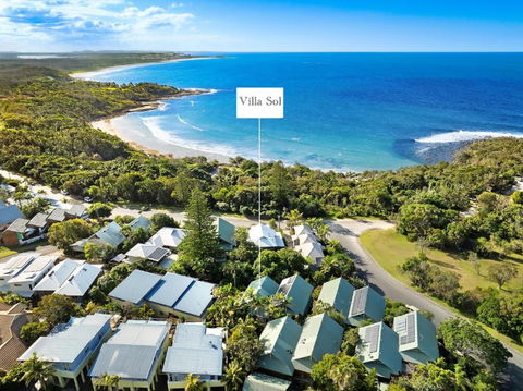 NEW Luxury Angourie Villa! Dream Location, WiFi ++ - Kalgoorlie Accommodation 1