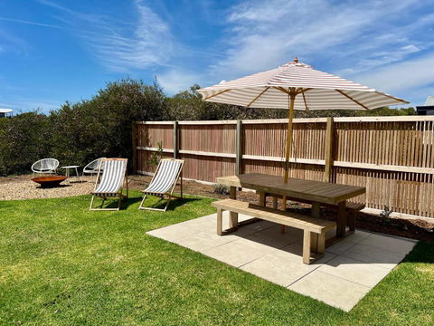 NEW Magpie Sands - 3 Bedroom Home - Downstairs Only, 1 Min Walk To Aldinga Beach - Kalgoorlie Accommodation 3