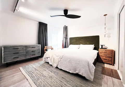 NEW Serene Modern Oasis - Kalgoorlie Accommodation 1