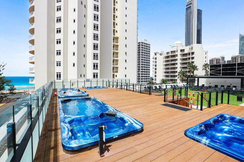 NEW Stunning Central Surfers Studio Apartment. - Kalgoorlie Accommodation 2