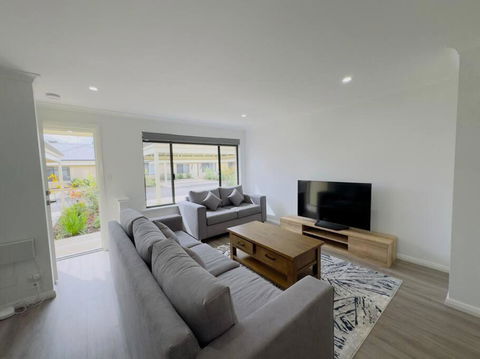 New Unit On Oswald - Kalgoorlie Accommodation 0