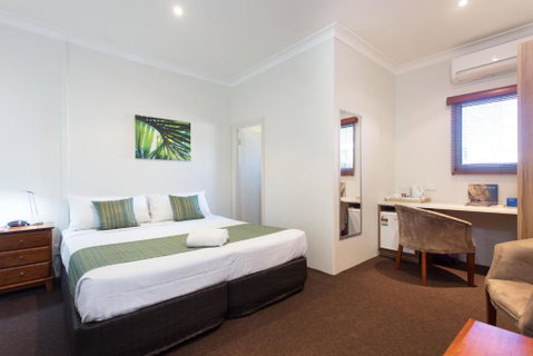 Nightcap At Manly Hotel - Kalgoorlie Accommodation 1
