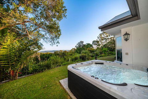 Ninderry Manor-Spectacular Hinterland Retreat - Kalgoorlie Accommodation 0