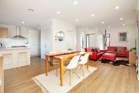 Northside Townhouse Geelong - Kalgoorlie Accommodation 0