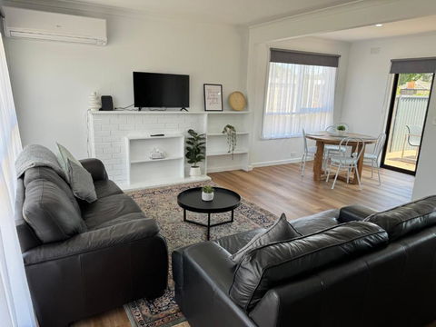 Nth Central 4BR Reno W WiFi - Kalgoorlie Accommodation 0