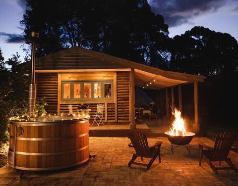 Nug Nug Park Cabin - Kalgoorlie Accommodation 0