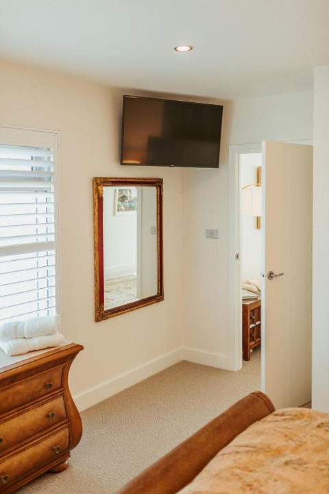 ONE Luxury Apartment - Kalgoorlie Accommodation 3