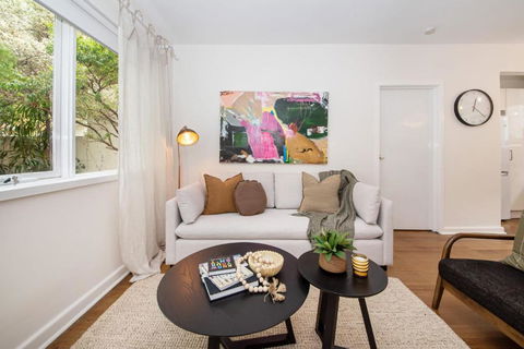 Opposite Park - Nearby Beach - Kalgoorlie Accommodation 3