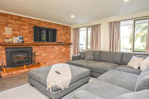 Ovens Valley Retreat - Kalgoorlie Accommodation 1