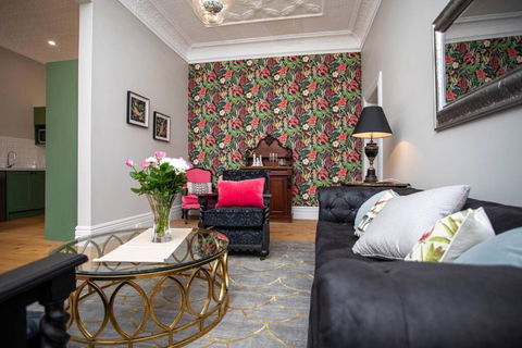 Oxbridge- Period Home In Central Goulburn - Kalgoorlie Accommodation 3