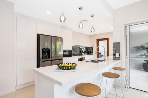 Park Avenue Luxe Townhouse Brand New Sleeps 9 - Kalgoorlie Accommodation 3